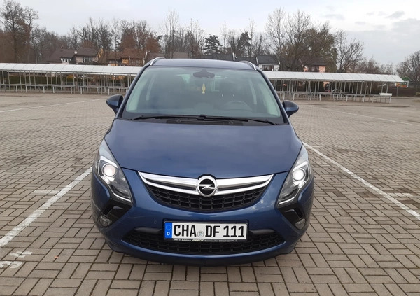 Opel Zafira cena 47800 przebieg: 209000, rok produkcji 2015 z Paczków małe 742